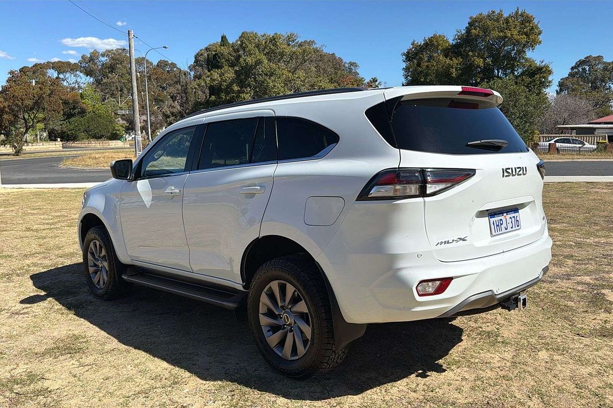 2022 Isuzu MU-X LS-U