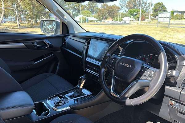 2022 Isuzu MU-X LS-U