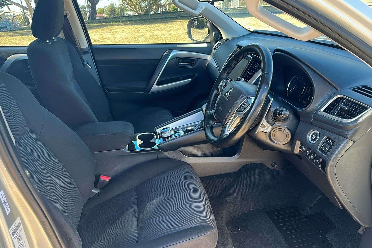 2023 Mitsubishi Pajero Sport GLX QF