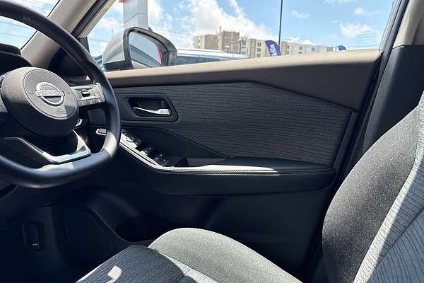 2025 Nissan X-TRAIL ST T33