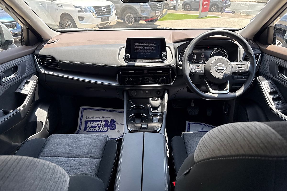 2025 Nissan X-TRAIL ST T33