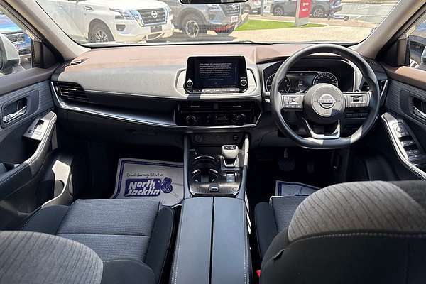 2025 Nissan X-TRAIL ST T33