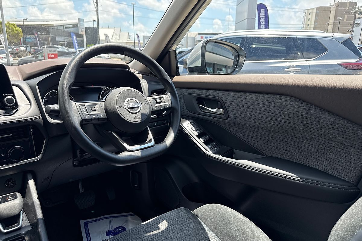 2025 Nissan X-TRAIL ST T33