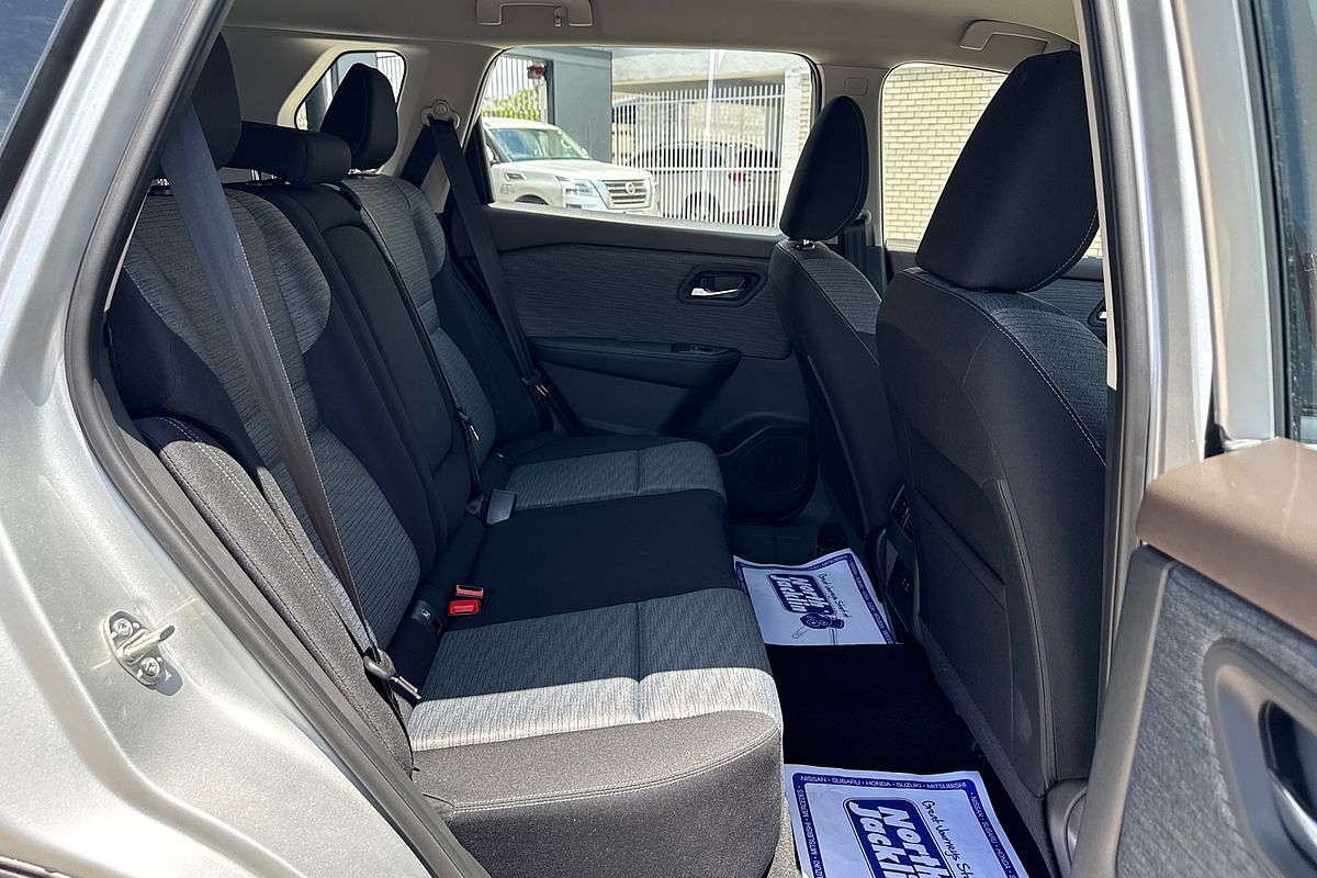 2025 Nissan X-TRAIL ST T33