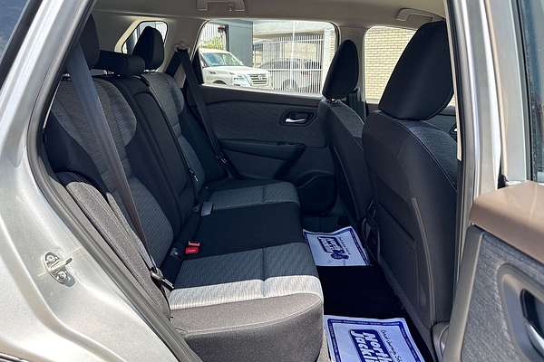 2025 Nissan X-TRAIL ST T33