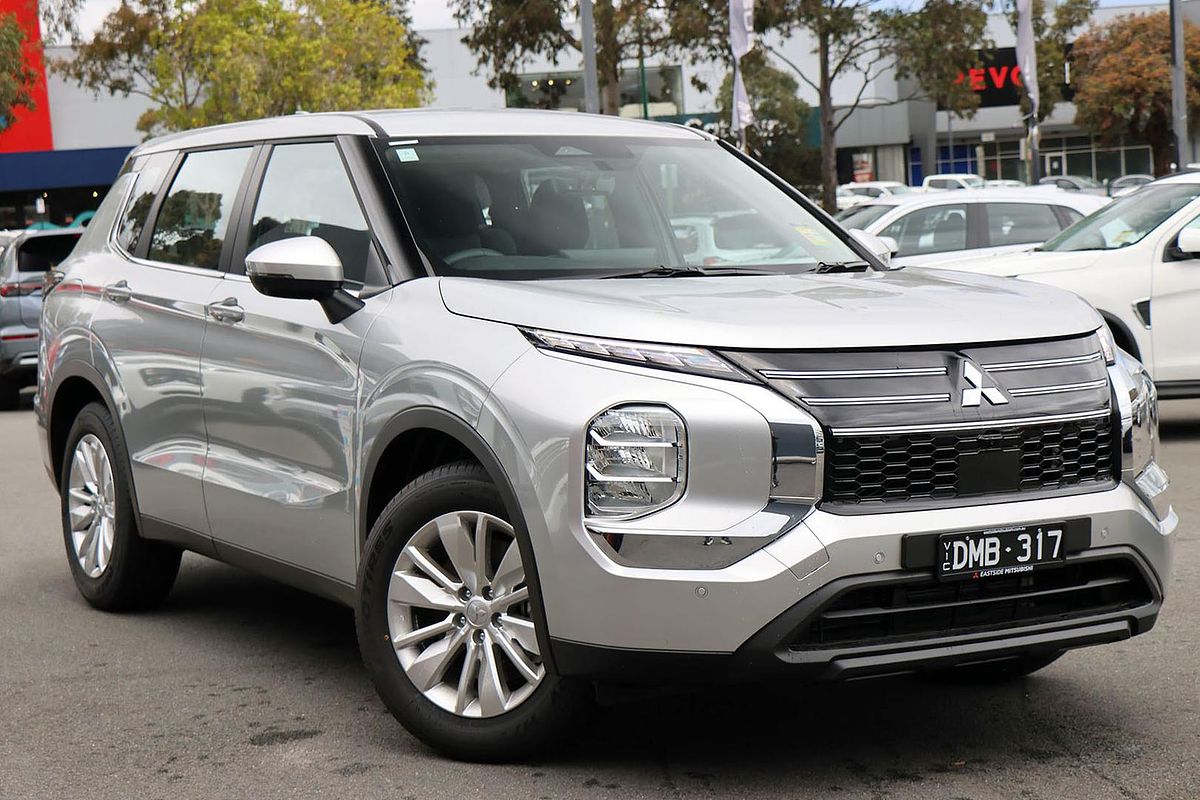 2025 Mitsubishi Outlander ES ZM