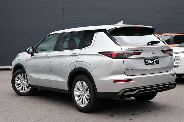 2025 Mitsubishi Outlander ES ZM