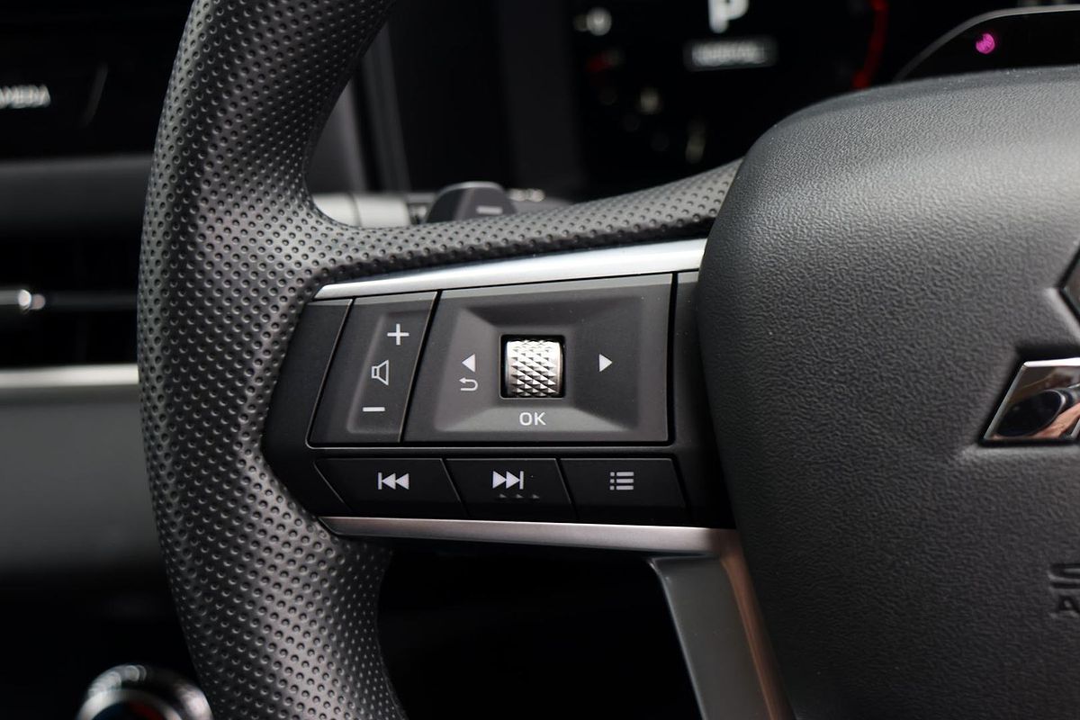 2025 Mitsubishi Outlander ES ZM