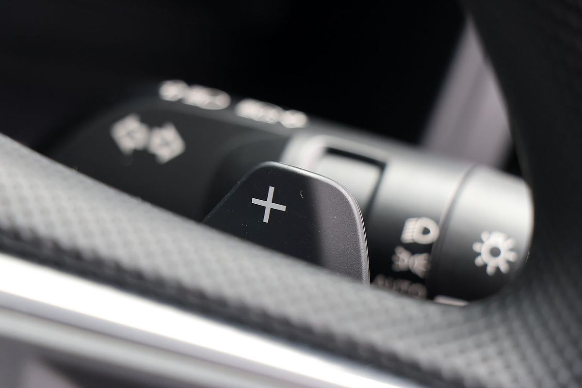 2025 Mitsubishi Outlander ES ZM