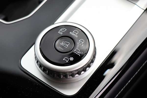 2025 Mitsubishi Outlander ES ZM