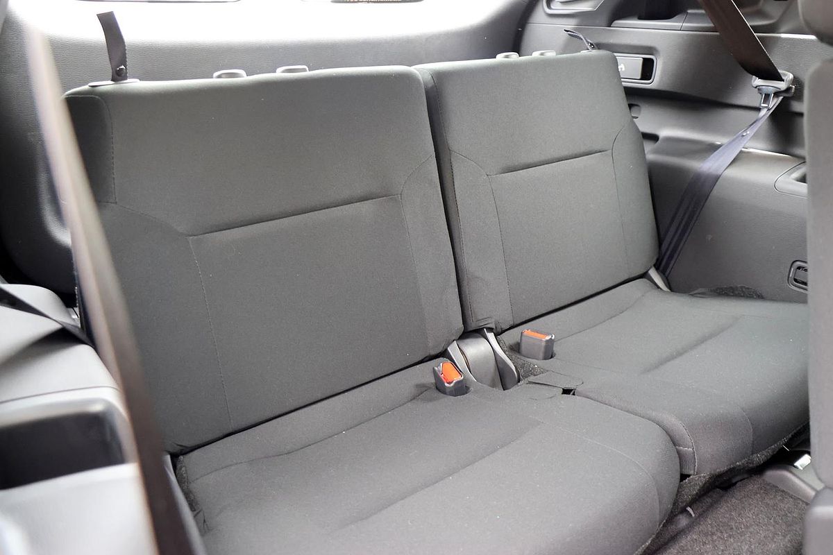 2025 Mitsubishi Outlander ES ZM