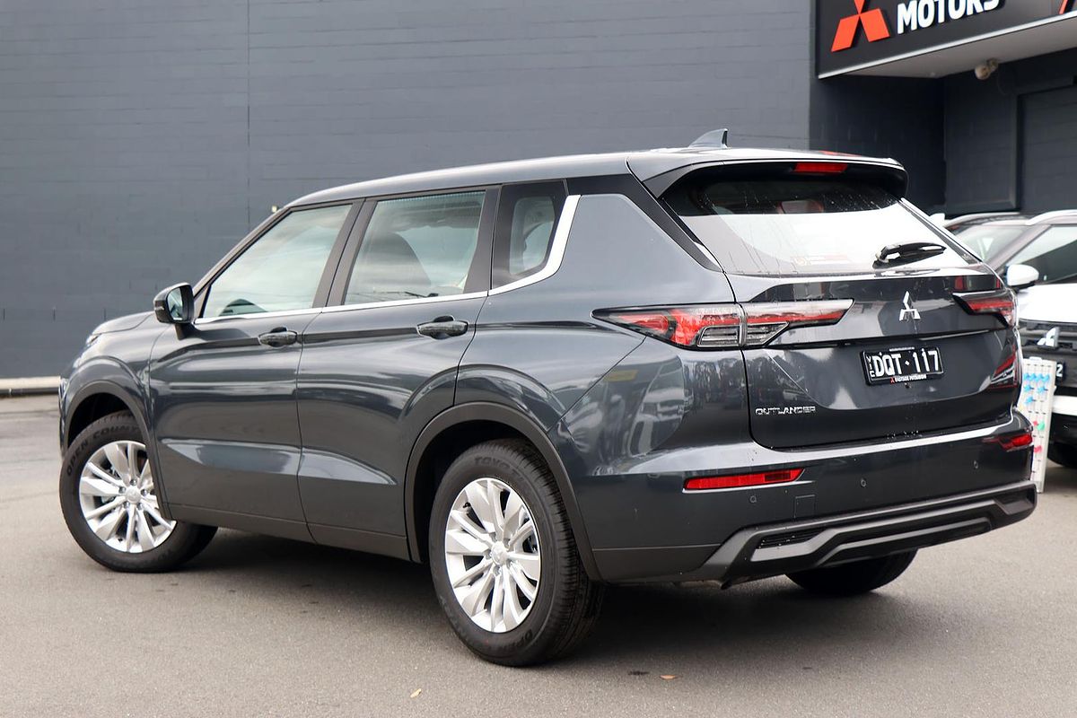 2025 Mitsubishi Outlander ES ZM