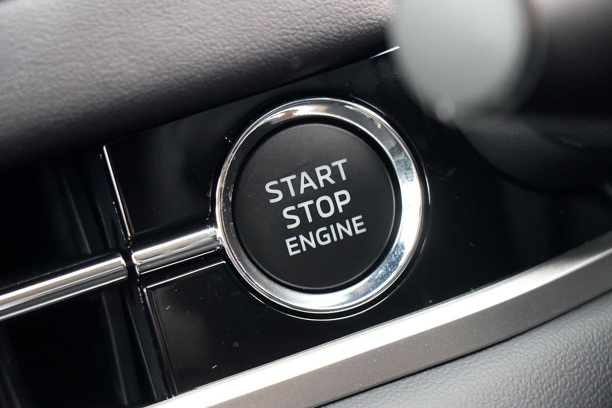 2025 Mitsubishi Outlander ES ZM