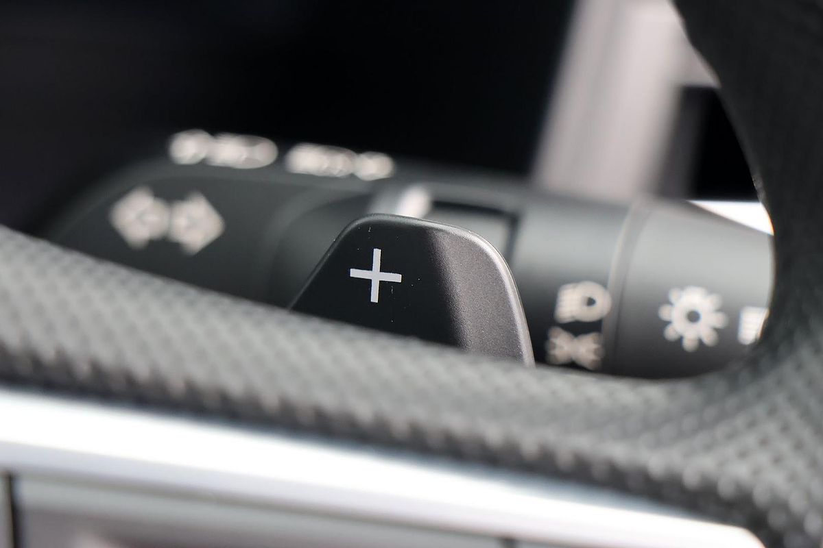 2025 Mitsubishi Outlander ES ZM