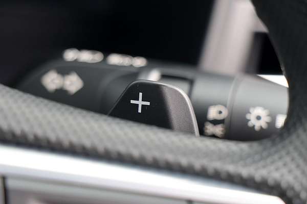 2025 Mitsubishi Outlander ES ZM