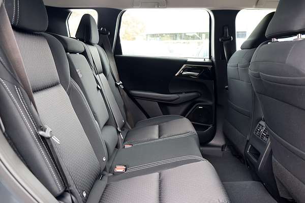 2025 Mitsubishi Outlander ES ZM