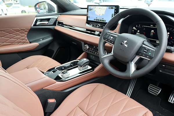 2025 Mitsubishi Outlander Exceed Tourer ZM