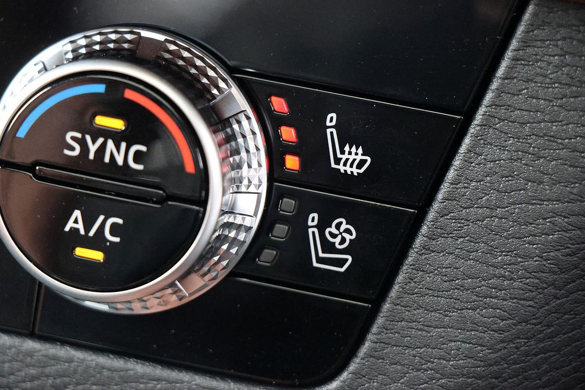 2025 Mitsubishi Outlander Exceed Tourer ZM