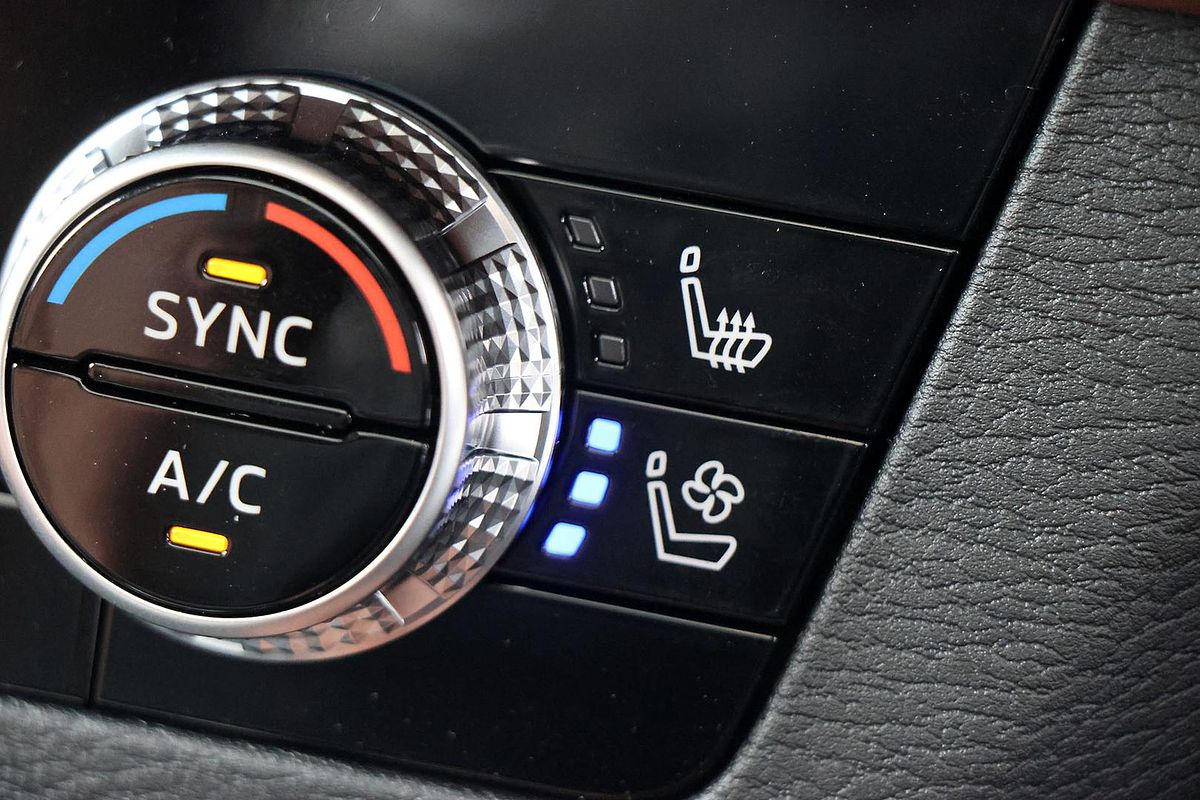 2025 Mitsubishi Outlander Exceed Tourer ZM