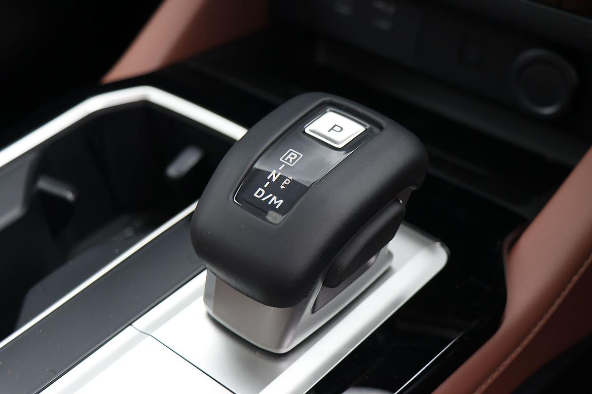 2025 Mitsubishi Outlander Exceed Tourer ZM