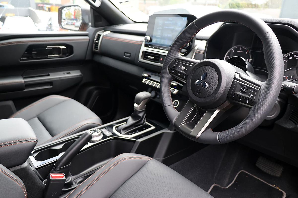 2025 Mitsubishi Triton GSR MV 4X4