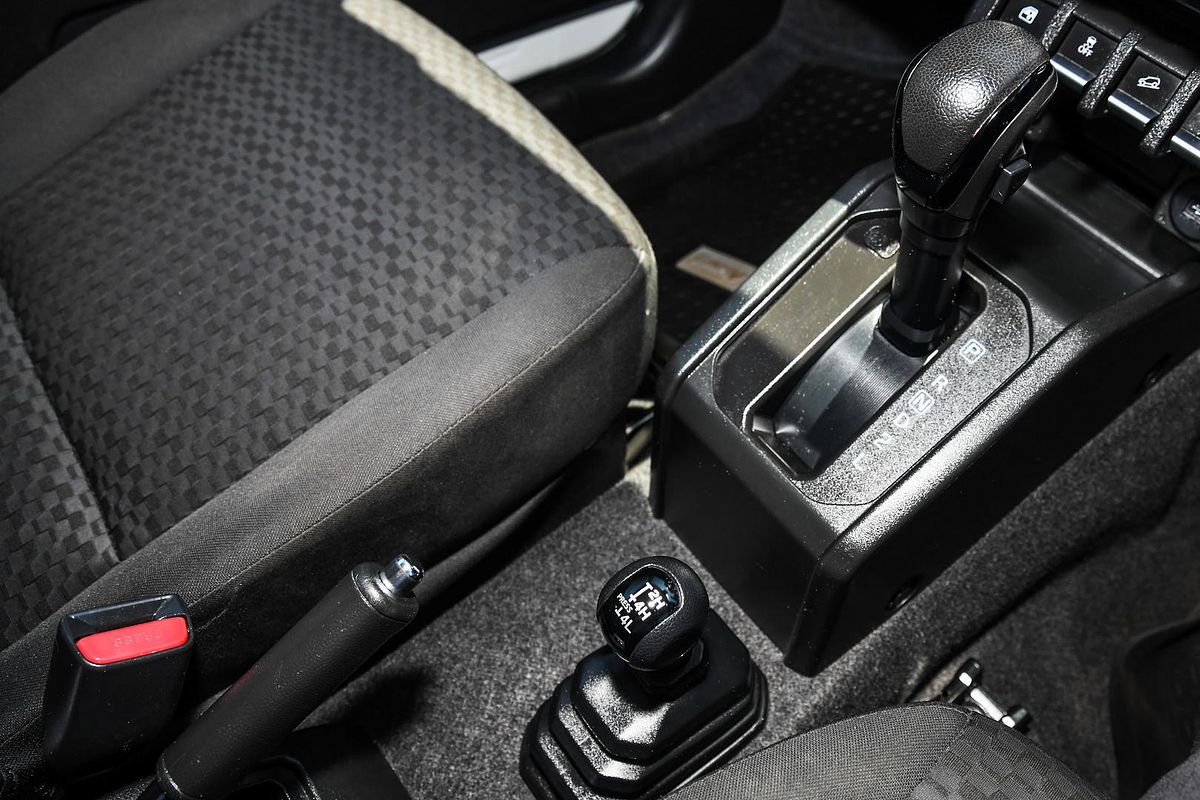 2023 Suzuki Jimny GLX GJ