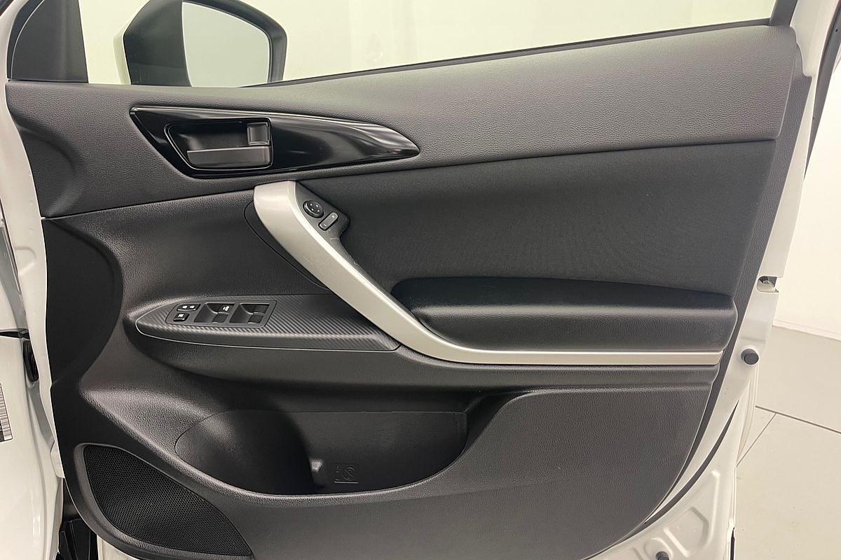 2024 Mitsubishi Eclipse Cross ES YB