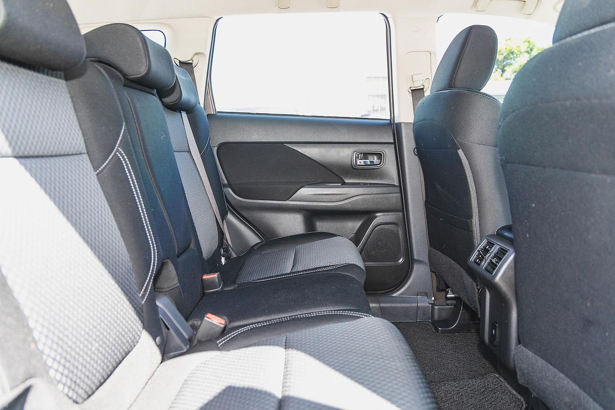 2020 Mitsubishi Outlander ES ZL