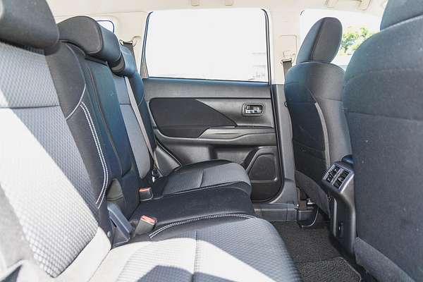 2020 Mitsubishi Outlander ES ZL