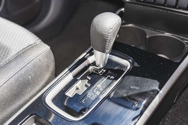 2020 Mitsubishi Outlander ES ZL