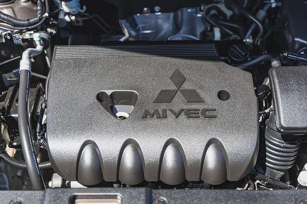 2020 Mitsubishi Outlander ES ZL