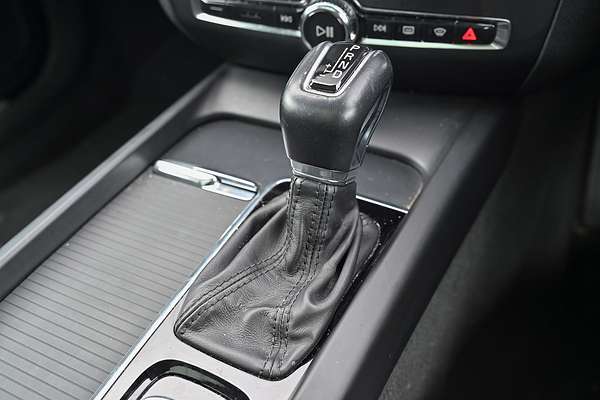 2019 Volvo V60 T5 Momentum