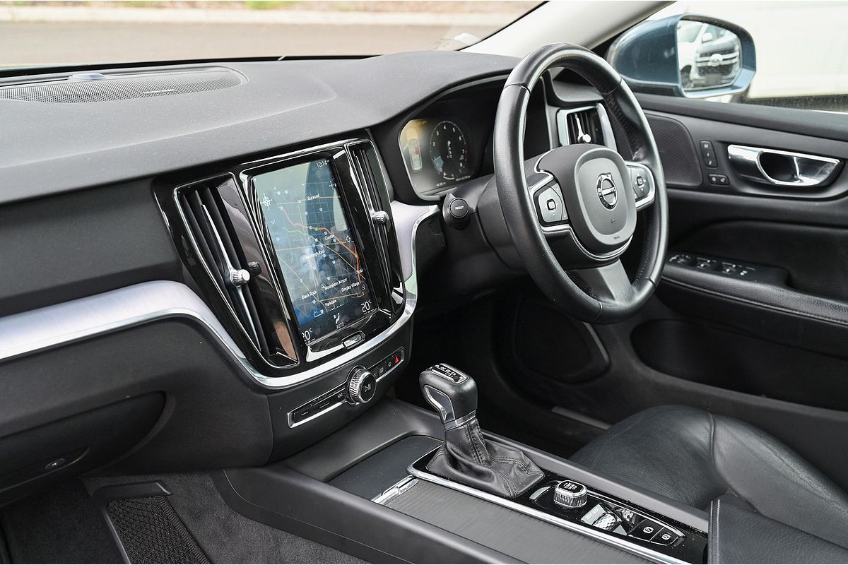2019 Volvo V60 T5 Momentum
