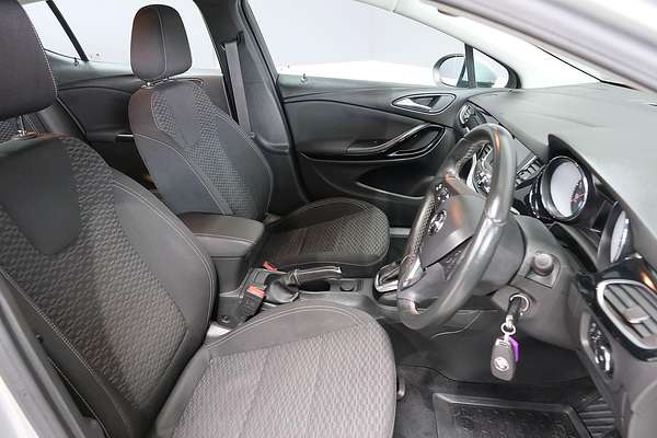 2017 Holden Astra R BK