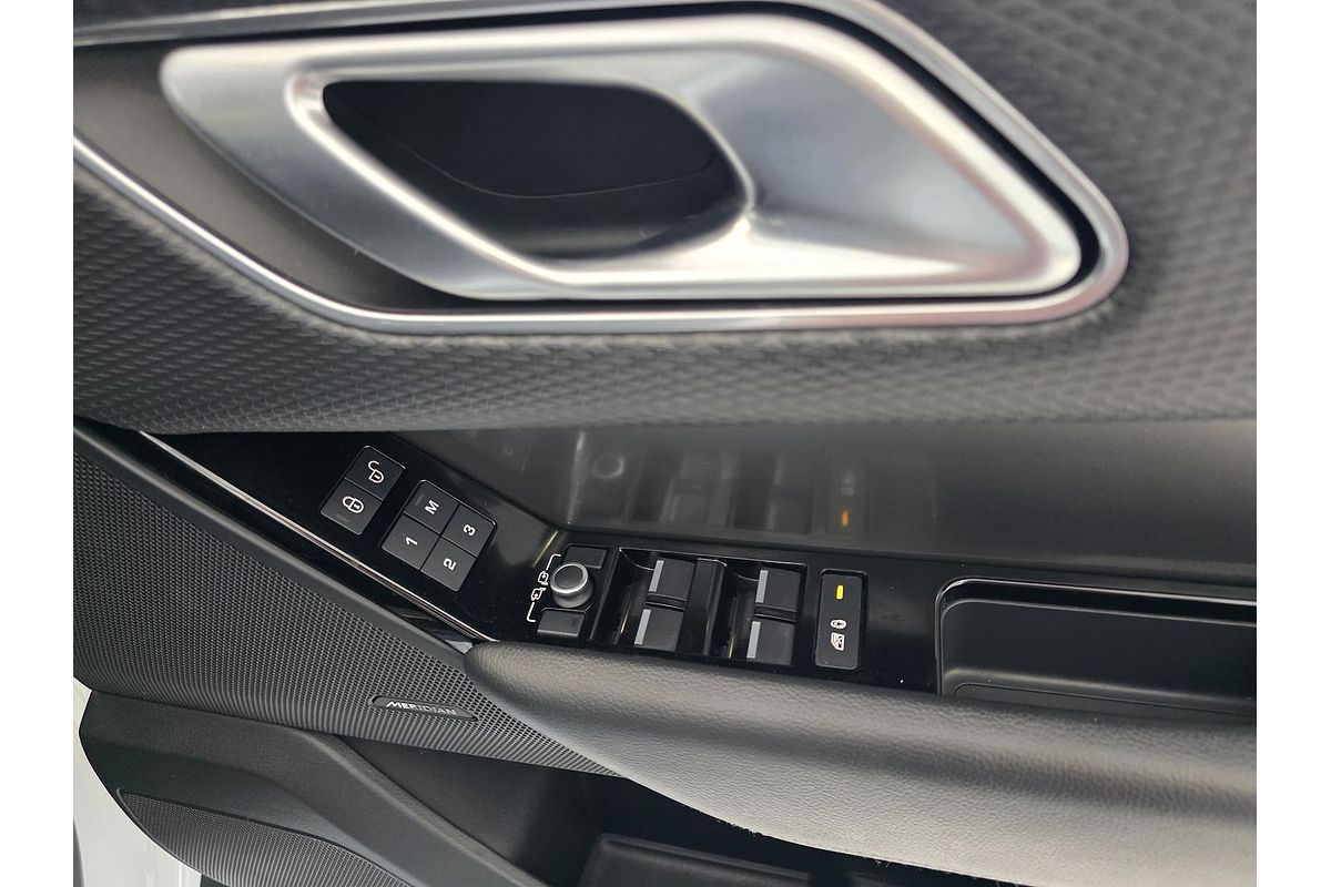 2019 Land Rover Range Rover Velar P250 SE L560