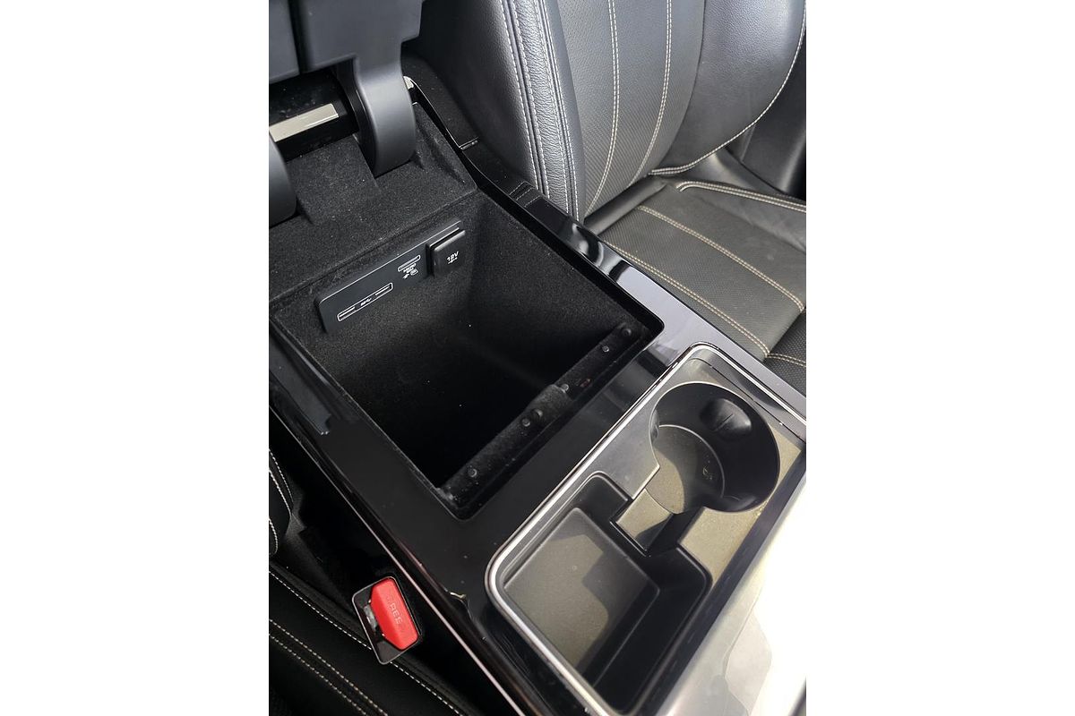 2019 Land Rover Range Rover Velar P250 SE L560