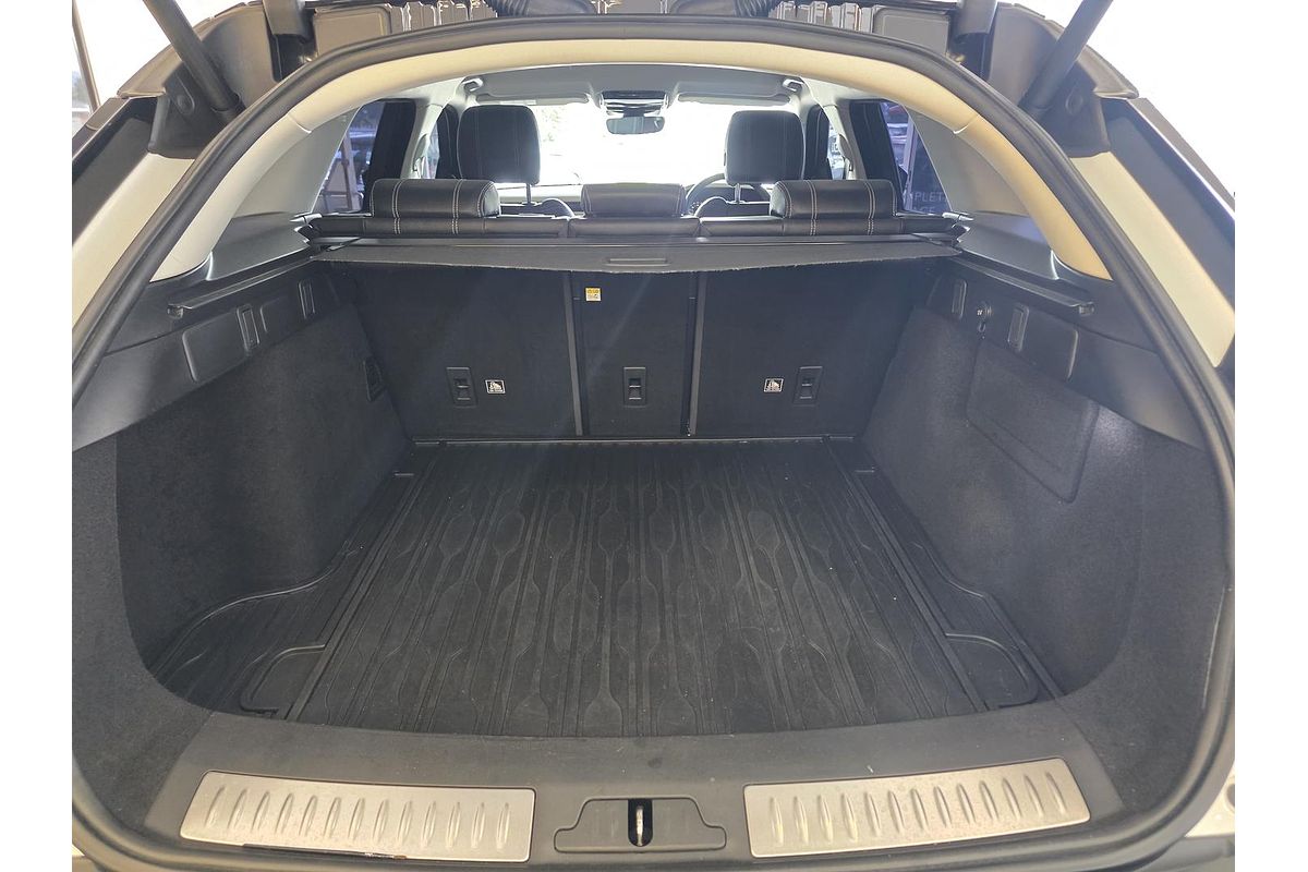 2019 Land Rover Range Rover Velar P250 SE L560