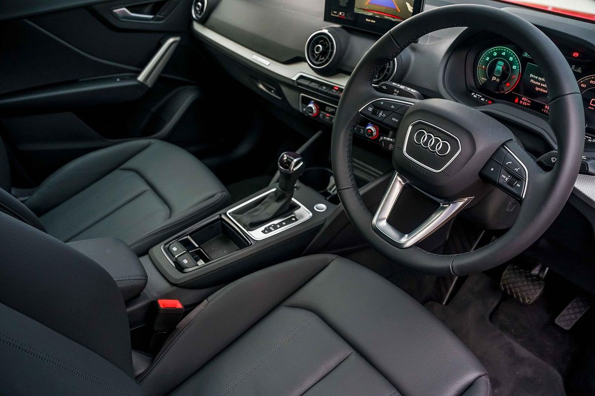 2025 Audi Q2 35 TFSI S line edition GA