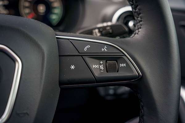 2025 Audi Q2 35 TFSI S line edition GA