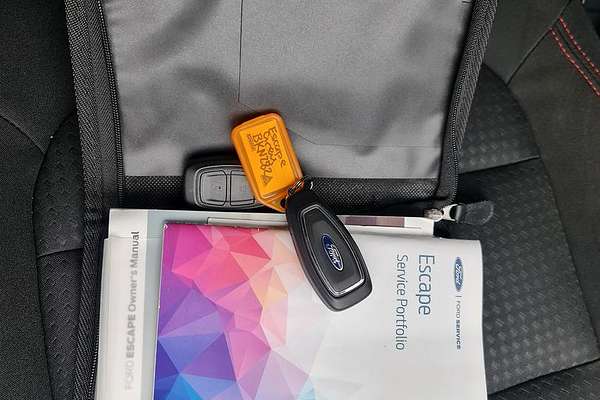 2020 Ford Escape ST-Line ZH