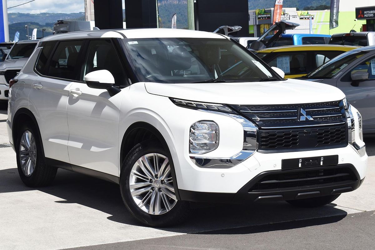 2023 Mitsubishi Outlander ES ZM