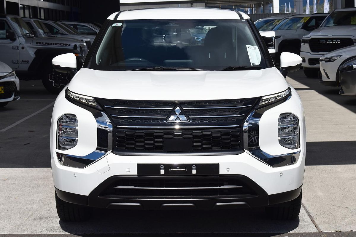 2023 Mitsubishi Outlander ES ZM