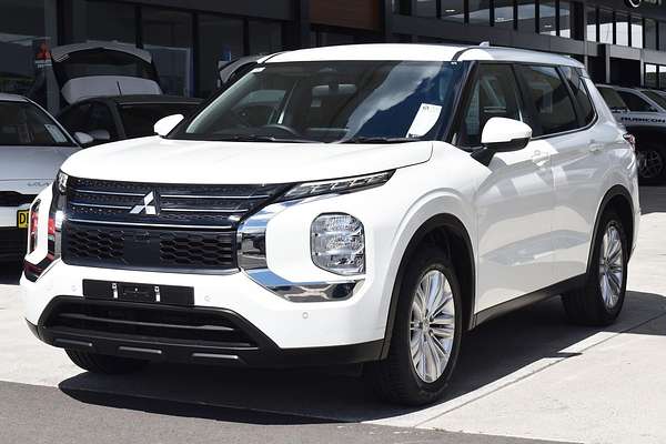 2023 Mitsubishi Outlander ES ZM