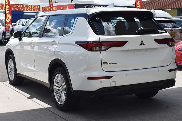 2023 Mitsubishi Outlander ES ZM