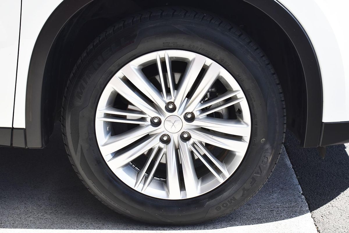 2023 Mitsubishi Outlander ES ZM