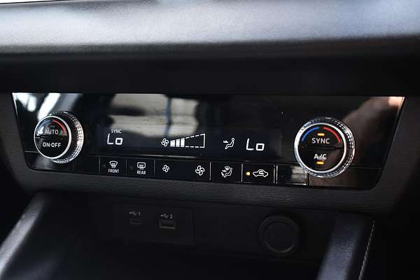 2023 Mitsubishi Outlander ES ZM