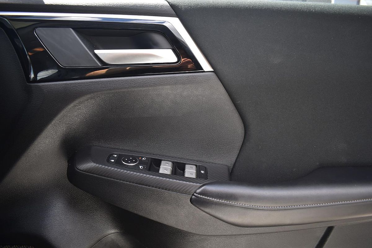 2023 Mitsubishi Outlander ES ZM