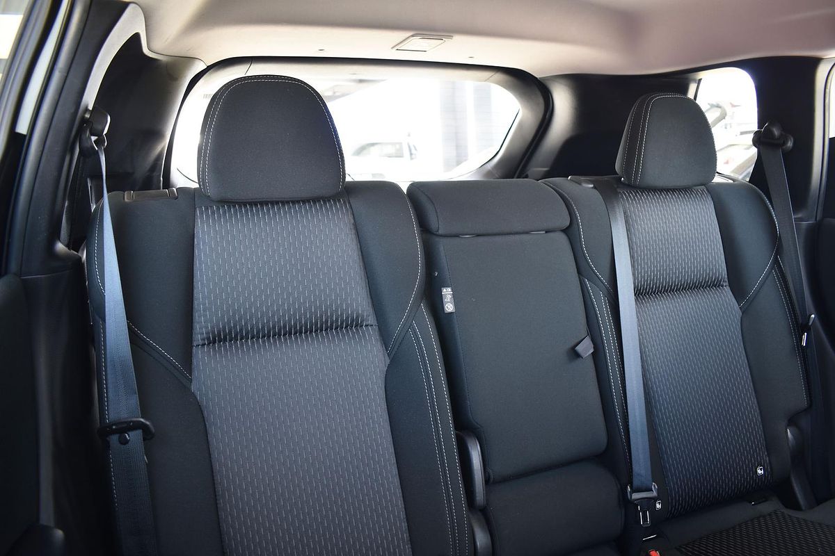 2023 Mitsubishi Outlander ES ZM