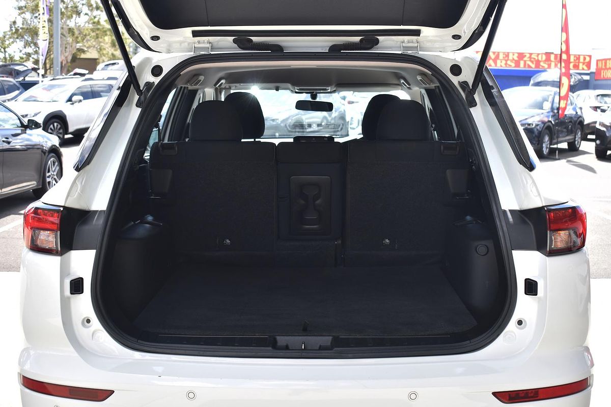 2023 Mitsubishi Outlander ES ZM