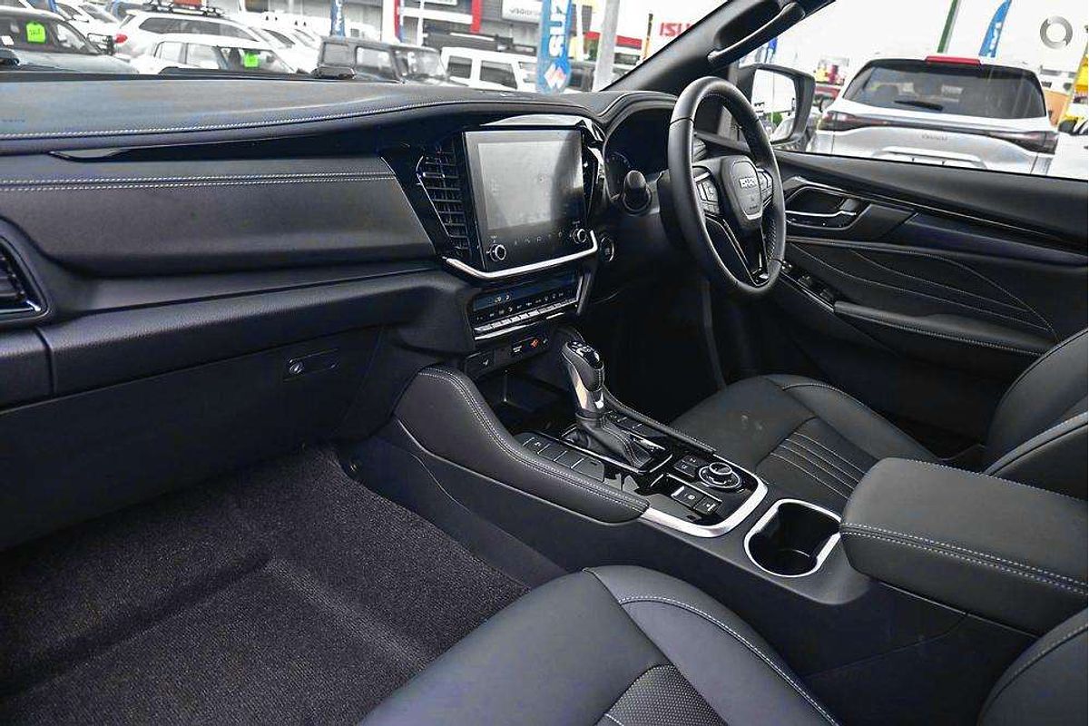 2025 Isuzu MU-X LS-T